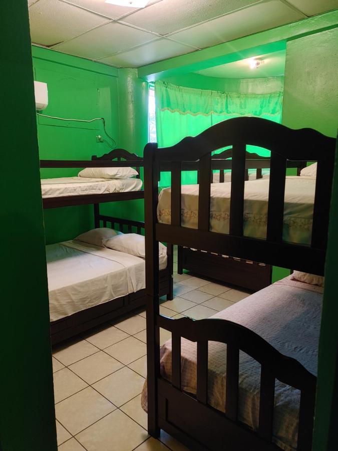 Hotel La Guacamayos La Ceiba Habitación foto